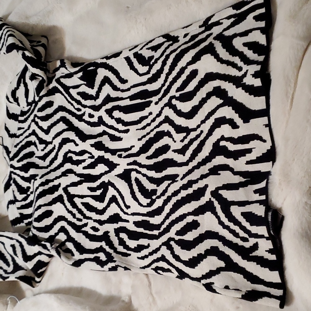Cyrus Sweater - Picture 5 of 6
